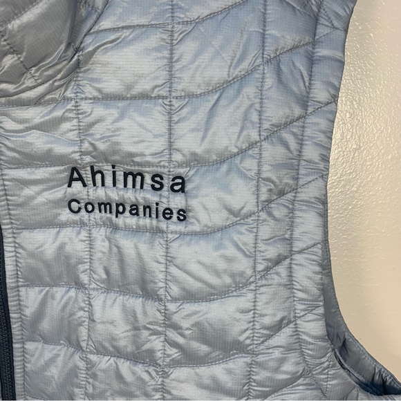 The North Face Quilted Thermoball Trek Eco Lightweight Puffer Vest Company Logo - Picture 6 of 14